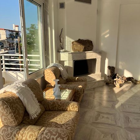 ネオイ・エピヴァタイLa Padini Casa Sul Mareアパートメント エクステリア 写真